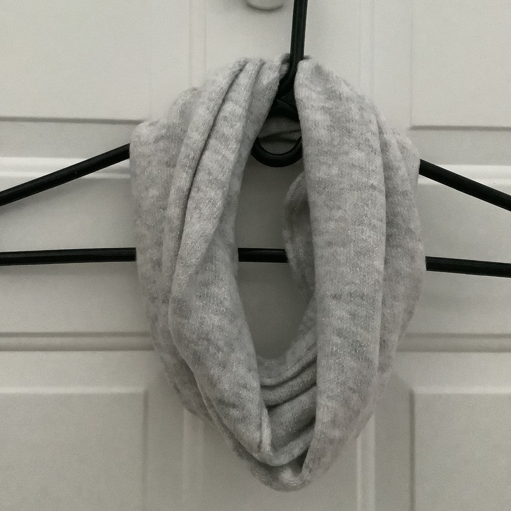 Light Gray Metallic Infinity Loop Knit Scarf‎